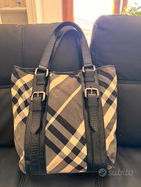 Borsa Burberry bianca e nera