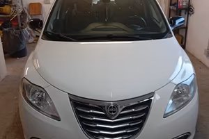 lancia y 1.3 Multijet 85 cv