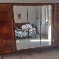 Armadio a 5 ante in radica e specchio