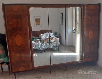 Armadio a 5 ante in radica e specchio