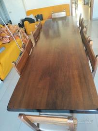 Tavolo e credenza in legno massello