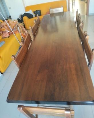 Tavolo e credenza in legno massello