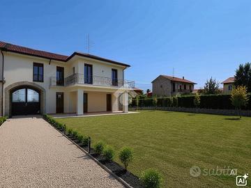 CASA SEMINDIPENDENTE A TORNACO