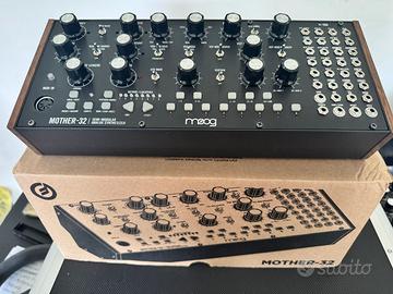 Moog Mother 32 Sintetizzatore (semi modulare)