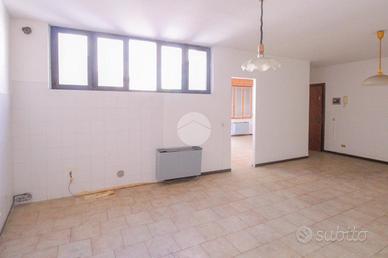 UFFICIO A CARAVAGGIO