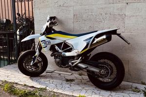 Husqvarna SM 701 Supermoto 11700km