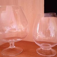 Porta fiori o caramelle in vetro.