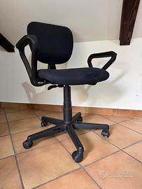 Sedia girevole multiuso: scrivania/computer