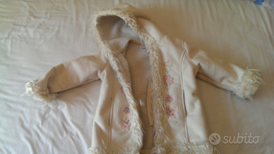 Cappotto elegante bianco scamosciato