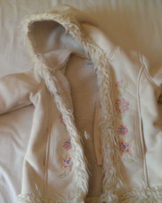 Cappotto elegante bianco scamosciato