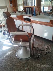 Sedie da barbiere ditta Scuderi Catania.
