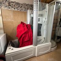 Vasca e doccia idromassaggio