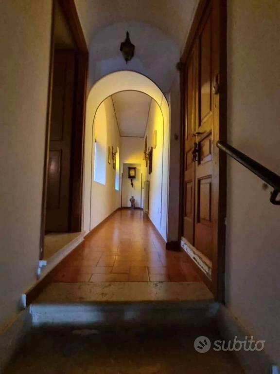 Villa di 156 m² con più di 5 locali e box auto a A - Altro