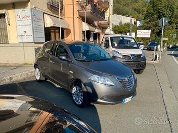 Lancia Ypsilon 1.2 69 CV 5 porte GPL Ecochic Silve