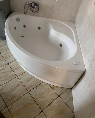 Vasca idromassaggio 130x130