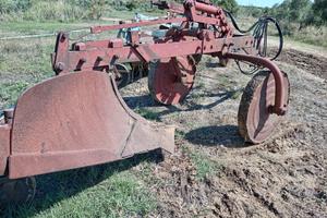 Aratro monovomero trainato