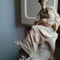statua Maternità di Giuseppe Armani 
