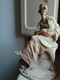 statua Maternità di Giuseppe Armani 