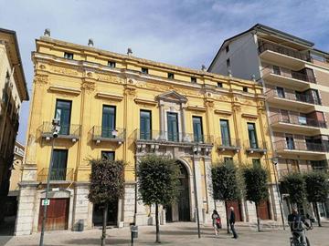 Appartamento di 180 m² con 5 locali a Avellino