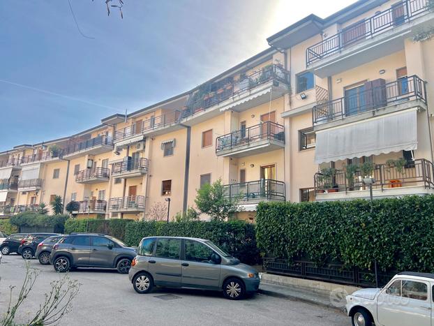 Via Croce Rossa - 2756 -