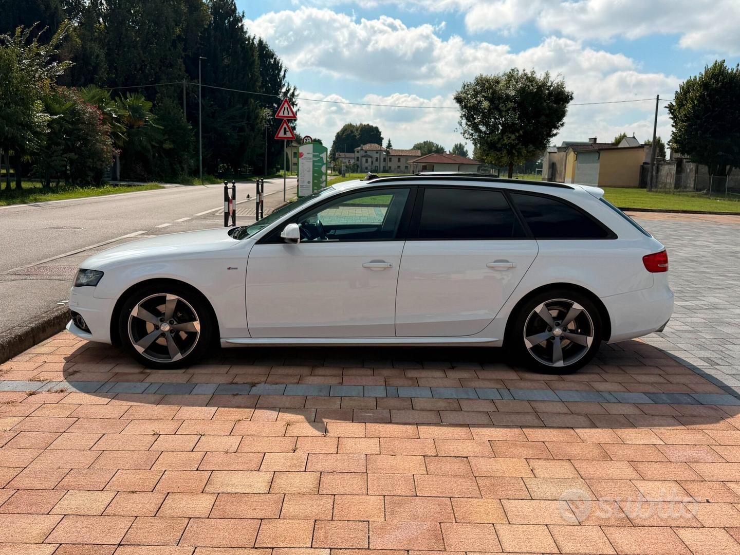 Audi A4 Avant 2011 photo 4