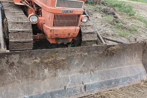 555 tipo montagna con lama apripista 