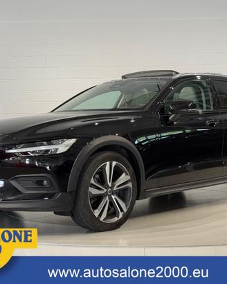 VOLVO V60 Cross Country B5 AWD automatico Plus P