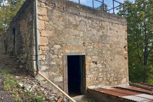 CASA IN PIETRA - piccolo spazio esterno