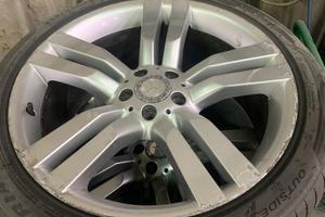 Cerchi in lega da 20” x Mercedes con gomme al 70%