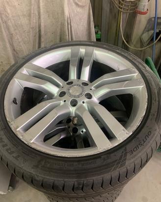 Cerchi in lega da 20” x Mercedes con gomme al 70%