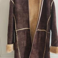 Cappotto marrone invernale da donna con cappuccio 