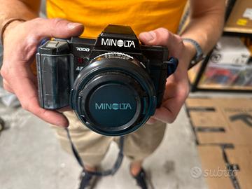 Minolta 7000 con zoom 35 70 macro AF con custodia
