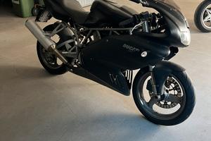 Ducati 750 Sport del 2001