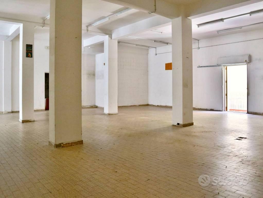 Immobile di 260 m² con 3 locali a Ragusa - Altro