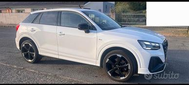 AUDI Q2 30 IDENTITY BLACK