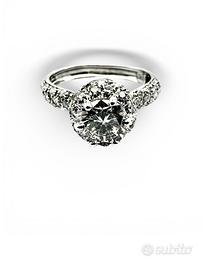 Anello Damiani in oro bianco e diamanti