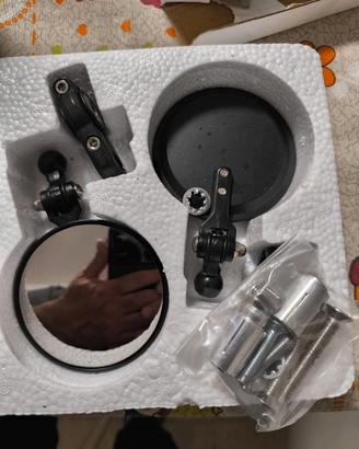 Specchi  "bar end" per moto.