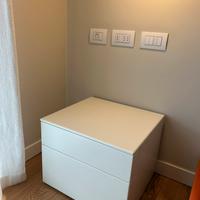 1 comodino laccato opaco