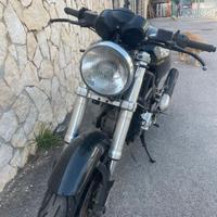 Ducati Monster 400 - Carattere puro, anima Ducati