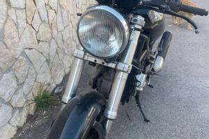 Ducati Monster 400 - Carattere puro, anima Ducati