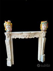 Cornice camino in marmo scolpito