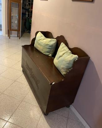Panca tavoli parete attrezzata
