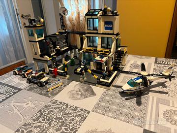 caserma della polizia + 4 veicoli lego city 