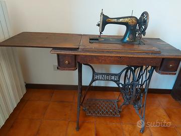 Macchina da cucire SINGER anni 50