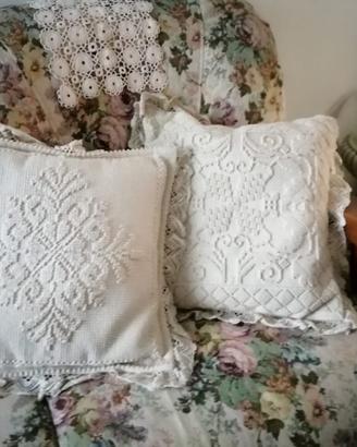 Coppia cuscini ricamati a mano lavorazione sarda