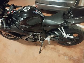 Suzuki gsx-r 750 k8