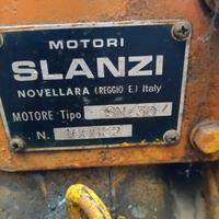 Motopompa Slanzi con tubi da irrigazione