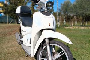 Aprilia Scarabeo 50 4T - Gomme nuove e bauletto