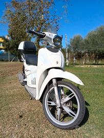 Aprilia Scarabeo 50 4T - Gomme nuove e bauletto