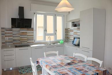 Cecina Mare trilocale vista mare